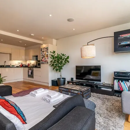 Bright & Spacious Battersea Flat Londres Extérieur photo