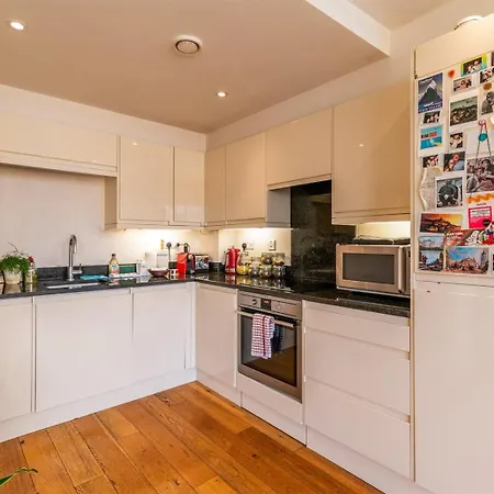 Bright & Spacious Battersea Flat Londres Extérieur photo